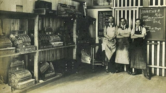 On the origins of entrepreneurship: Evidence from sibling correlations